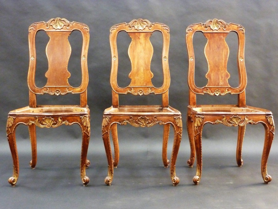Barocke Sitzmoebel nach der Restaurierung